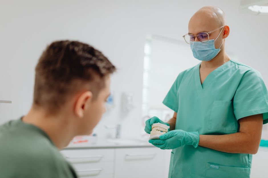 Dental Implant Consultation UK: Questions to Ask and Red Flags to Watch For (2026)